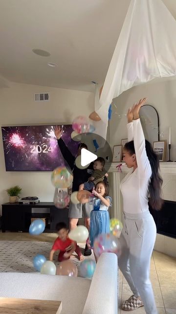 Farrah-Faye Burbidge on Instagram: "Share this! Adding a balloon drop to your home New Year’s Eve celebration can definitely make it more fun, especially for the kids. For $5 I was able to find all the materials from the @dollartree at an affordable price. Tying the string at the end of the table cover or onto painters tape is a great way to create a drop zone for the balloons. Have a blast celebrating NYE with the kids and enjoy the colorful and festive atmosphere created by the balloons, kazoos, and confetti! What I bought from the @dollartree store: - plastic rectangle table cover - multicolored balloons - confetti balloons - string ⁣ .⁣ .⁣ .⁣ .⁣ .⁣ #explorepage #2024 #discoverpage #bye2023 #celebrate #celebration #happynewyear #happynewyear2024#happynewyear2024 #hello2024#holidays #h Balloon Drop, Mama Bird, Drop Zone, Confetti Balloons, Rectangle Table, New Year’s Eve, Painters Tape, Having A Blast, Table Cover