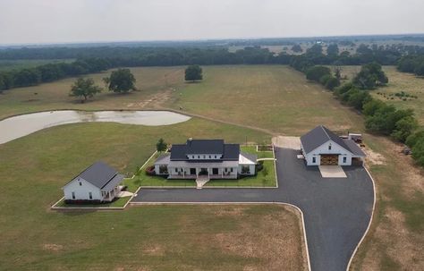 Big Property Homes, Country Estate Homes, Texas Homestead, Farmhouse Estate, Brick Mansions, House With Land, Cabin Mansion, Ranch Houses, Ranch House Designs