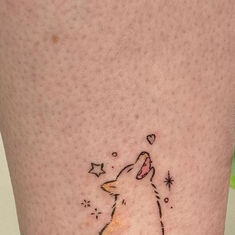 Minimalist Husky Tattoo, Fine Line Husky Tattoo, Japanese Spitz Tattoo, Dog Tattoo Husky, Kawaii Dog Tattoo, Tattoos For Pets That Have Passed, Pet Tattoo Ideas Dogs, Husky Ears Tattoo, Husky Tattoo Simple