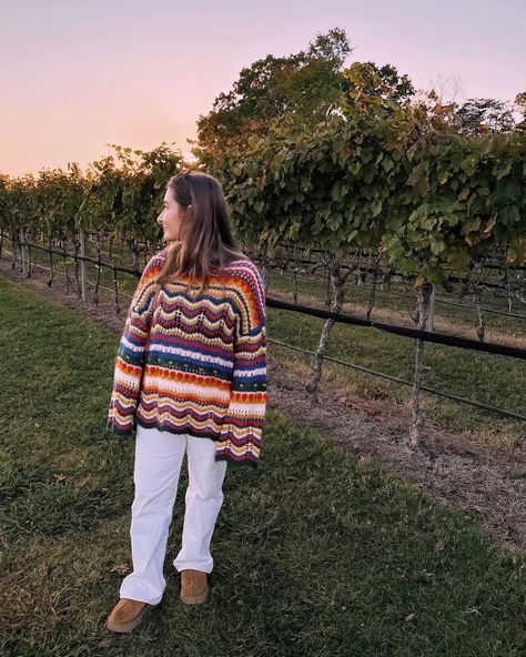 #fall #falloutfits #outfitideas #outfits #uggs #vineyards #comfyoutfits #aestheticpictures Outfits Uggs, Comfy Outfits, Aesthetic Pictures, Fall Outfits, Quick Saves, Autumn Outfits