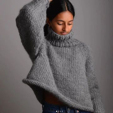 Plump Super Chunky by Mrs Moon – Gilliangladrag Chunky Knit Sweater Pattern, Jumper Pattern, Chunky Jumper, Jumper Knitting Pattern, Super Chunky Yarn, Jumper Patterns, Chunky Knitting, Moon Pattern, Double Pointed Needles