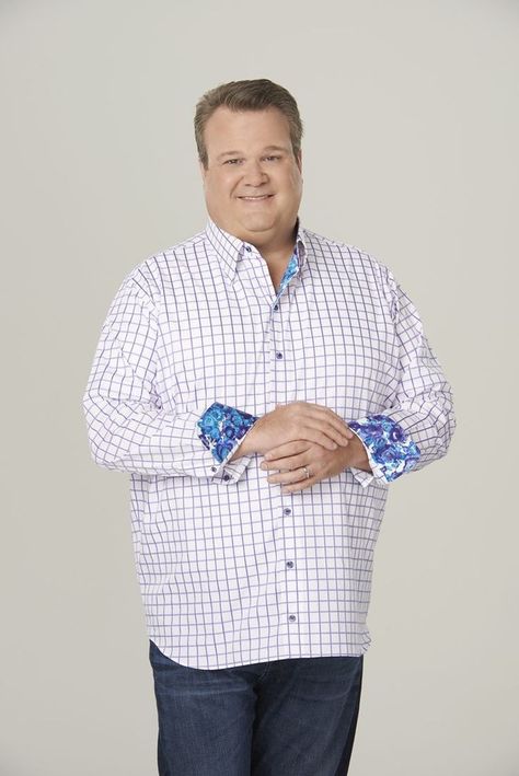 Cam Modern Family, Cameron Tucker, Modern Family Episodes, Eric Stonestreet, Modern Family Quotes, Creative Shot, Quality Memes, Family Poster, Family Posing