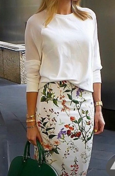 White raglan and pencil skirt Floral Pencil Skirt Outfit, Pencil Skirt Outfit, Shirt Style Tops, Pencil Skirt Outfits, Corporate Attire, Floral Pencil Skirt, High Waisted Pencil Skirt, Floral Maxi Skirt, Printed Midi Skirt