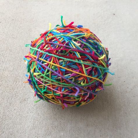 Ball Crochet, Scrap Crochet, Yarn Scraps, Magic Ball, Scrap Yarn, A Hat In Time, Crochet Circles, Yarn Ball, Yesterday And Today