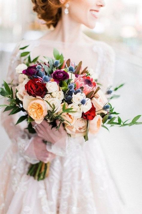 Wedding Bouquets Bride Fall, Pretty Wedding Bouquet, Spring Wedding Bouquets, Wedding Ceremony Ideas, Red Bouquet Wedding, Summer Wedding Bouquets, Wedding Floral Centerpieces, A Bouquet Of Flowers, Spring Wedding Flowers