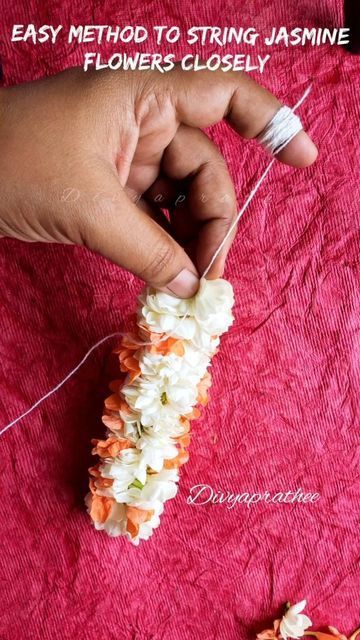 Flower Garland Diy, Fresh Flower Jewelry, Thali Decoration, Thali Decoration Ideas, Jasmine Flowers, Garland Diy, Good Morning Beautiful Flowers, Beautiful Rangoli, Jasmine Flower