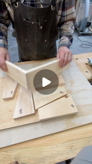 Diy Corner Clamp Jig, Biscuit Joiner Projects, Corner Clamps Diy, Clamping Jigs, Kreg Jig Projects, Instagram Corner, Drill Jig, Custom Woodworking Projects, Woodworking Jig Plans