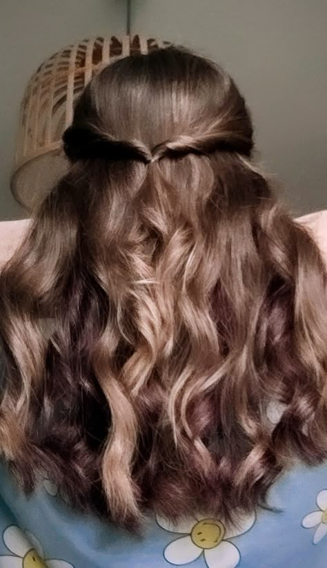 Semi Formal Hairstyles, Half Up Half Down Short Hair, Curled Hairstyles For Medium Hair, Half Up Curls, Prom Hair Ideas, Grad Hair, Prom Hair Medium, Brunette Hairstyles, Half Up Half Down Hair Prom