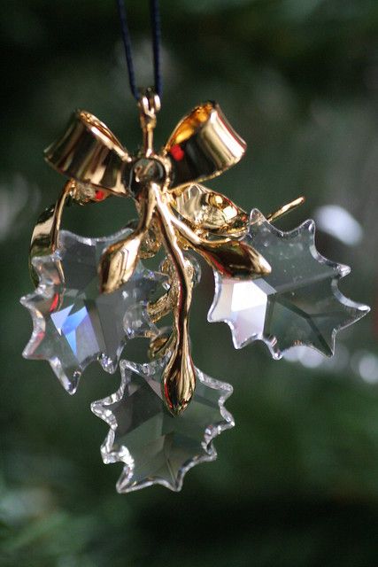 Swarovski Christmas Ornaments, Swarovski Christmas, Swarovski Crystal Figurines, Crystal Figurines, Airbrush Art, Noel Christmas, Elegant Christmas, Xmas Ornaments, Christmas Joy