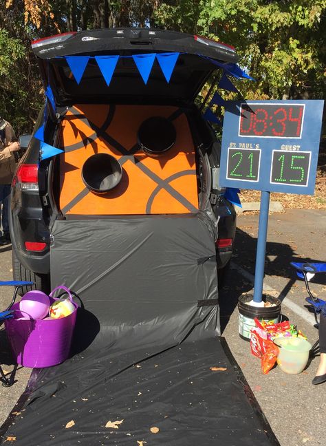 Sport-themed trunk n treat - Basketball Church Trunk, Trunk Or Treat Ideas, Harvest Fest, Basketball Theme, Harvest Party, Meteor Garden 2018, Treat Ideas, Trunk Or Treat, Vegetable Garden Design