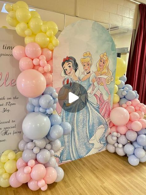 Disney Princess Balloon Arch, Princess Balloon Decorations, Kids Table Decor, Princess Balloons, Princess Party Decorations, Balloon Installation, Pastel Balloons, Balloon Delivery, Baby Shower Inspiration