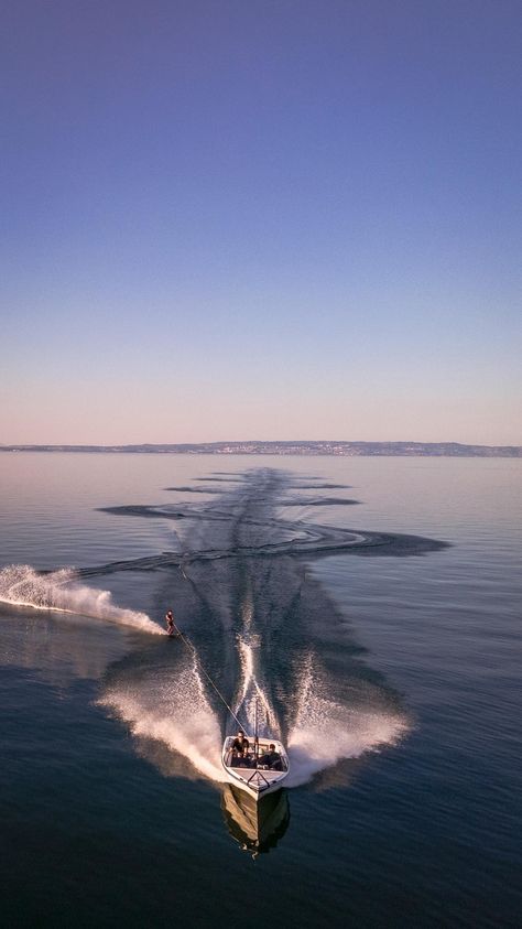 Water Ski Aesthetic, White Water Rafting Aesthetic, Waterski Aesthetic, Water Skiing Aesthetic, Water Sports Aesthetic, Wakeboarding Aesthetic, Slalom Water Skiing, Boat Wake, Morning Water