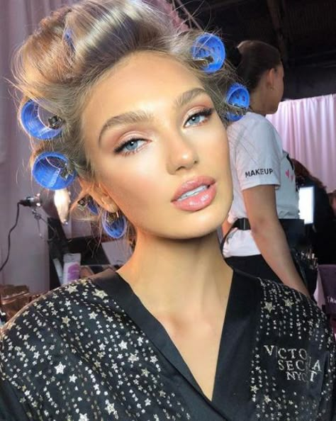 Victoria’s Secret Models, Bombshell Makeup, Amazing Wedding Makeup, Makeup Vs No Makeup, Angel Makeup, Wedding Hairstyles And Makeup, Wedding Makeup Tips, Victoria Secret Makeup, Beauty Make-up