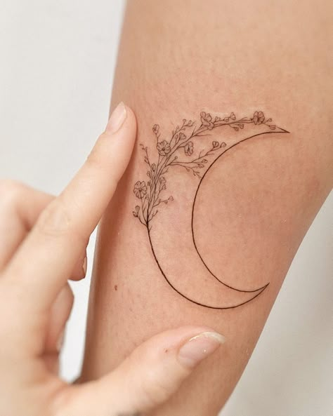 Moon Mom Tattoo, Moon Tattoo With Lavender, Fine Moon Tattoo, Carnation Moon Tattoo, Sun And Moon Tattoo Floral, Moon Lavender Tattoo, Moon With Birth Flowers Tattoo, Daffodil Moon Tattoo, Moon Bee Tattoo