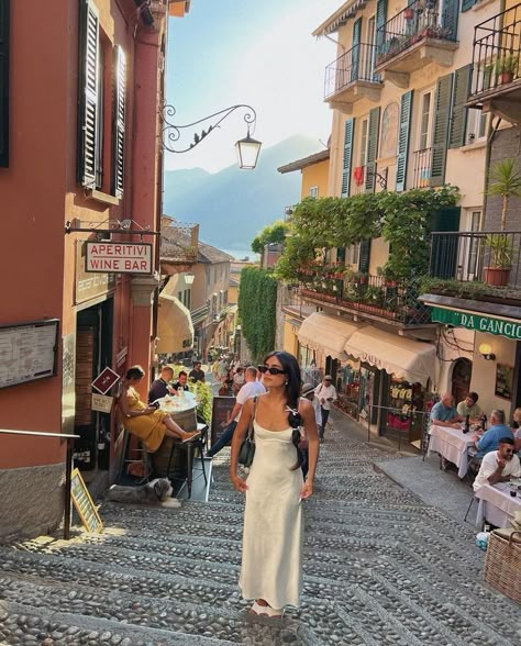 European Summer Picture Ideas, Italy Photo Ideas Instagram, Italian Town Aesthetic, Photos To Take In Italy, Spain Instagram Pictures, Florence Italy Instagram, Luisa Villafane, Europe Instagram Pictures, Italy Instagram Pictures