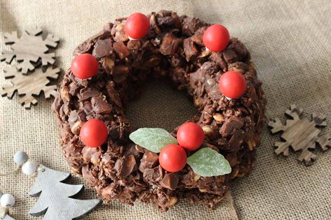 Rocky Road Wreath - The 4 Blades Christmas Cooking Ideas, Mint Chocolate Cheesecake, Hazelnut Meringue, Christmas Recipes For Kids, Christmas Ice Cream, Mint Cheesecake, Chocolate Crackles, Cranberry Jelly, Christmas Ham