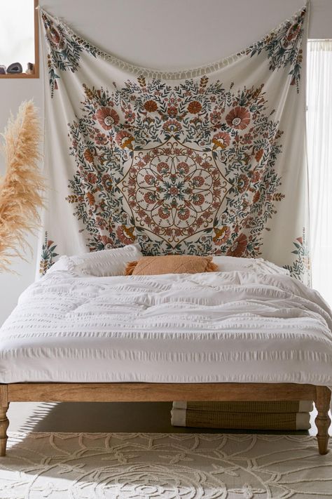 Lara Floral Tapestry | Urban Outfitters Australia Official Site Mandala Black And White, Bedroom Tapestry, Bedroom Paint Colors Master, Urban Outfitters Home, Bedroom Trends, Rustic Bedroom Decor, Tapestry Bedroom, Boho Tapestry, Floral Duvet Cover