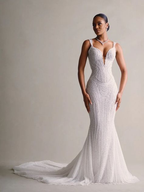 Alonuko Bridal, Glam Wedding Dress, Plain Wedding Dress, Wedding Dress Bustle, Stylish Wedding Dresses, Pretty Wedding Dresses, Sheath Gown, Fancy Wedding Dresses, Dress Gallery