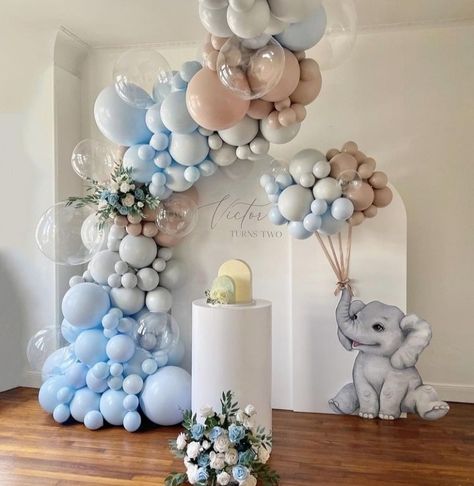 Dumbo Baby Shower Theme, Elephant Baby Shower Theme Boy, Airplane Birthday Party Decorations, Babby Shower, Baby Shower Balloon Arch, Decoration Buffet, Baby Shower Decorations Neutral, Baby Boy 1st Birthday Party, Elephant Baby Shower Theme