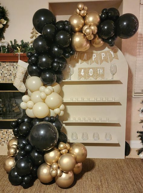 40th Birthday Champagne wall backdrop, shot glass panel, balloon garland Black Gold Champagne Balloons, Champagne Wall Balloon Garland, Black Gold And Cream Balloon Garland, Champagne Wall With Balloons, Salon Holiday Decor, Champagne Backdrop, Black Gold Balloon Garland, Black Balloon Garland, Gold Balloons Decorations