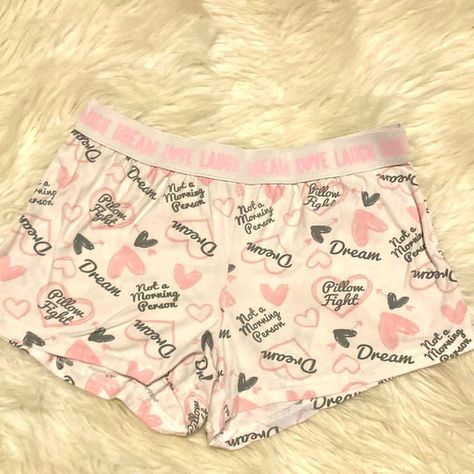 ❤️Woman’s boxer shorts adorable for Valentine’s Day! Women In Boxers, Boxers For Women Shorts, Boxers Female, Boxer Pjs, Boxers Outfit Female, Boxer Shorts For Women Outfit, Boxers For Girls, Boxers Outfit, Girls Boxers