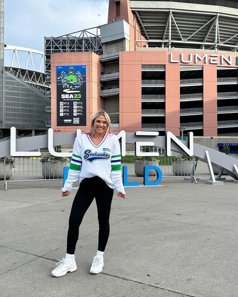 Watching #MNF from home in #Seattle? Stop by the @seahawksproshop to shop @thecarlamarie's Seahawks @wearbyea! Love that #WEARonYOU Carla! 😉 #lumenfield #seattle #seahawks Seahawks Game Day Outfit, Seahawks Game Day, Erin Andrews, Seattle Sounders, Game Day Outfit, Nfl Games, Gameday Outfit, Gaming Clothes, Seattle Seahawks