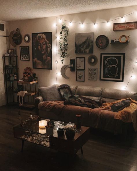 Hippy Living Room Ideas Boho, Fairy Grunge Living Room, Dark Boho Apartment Decor, Witchy Home Inspiration, Witchy Boho Apartment, Apartment Decorating Edgy, Dark Witchy Living Room, Dark Boho Apartment Aesthetic, Boho Witch Living Room