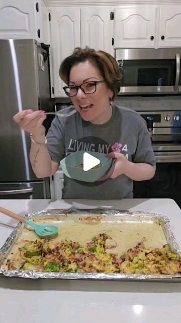 April Joy Swofford on Instagram: "Quick Easy Dinner  #livingmybestlife #tastetest #delicious #yummy #healthylifestyle #fyp #healthy #foryou #dinner  #quickrecipes #recipe #easyrecipe #mealprep #food #foodie #foodlover #eating" Dinner Ideas For Get Togethers, Easy Weeknight Suppers, Quick Dinner Ideas Videos, Easy Weeknight Meals For Two, Easy Quick Recipes Dinner, Super Easy Dinner Recipes 3 Ingredients, Easy Quick Family Dinners, Healthy Dump And Bake Recipes Dinners, Friday Dinner Ideas Easy