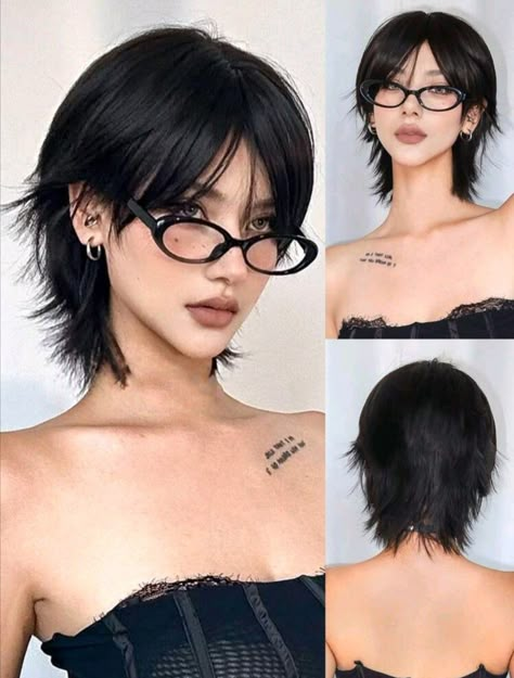 Haircut Model For Women, Short Hair Egirl, Haircut Short Hair Women, Short Haircut Bangs, Hair Styles To Draw, Aesthetic Short Hair, Model Haircut, Makeup Glasses, Short Mullet