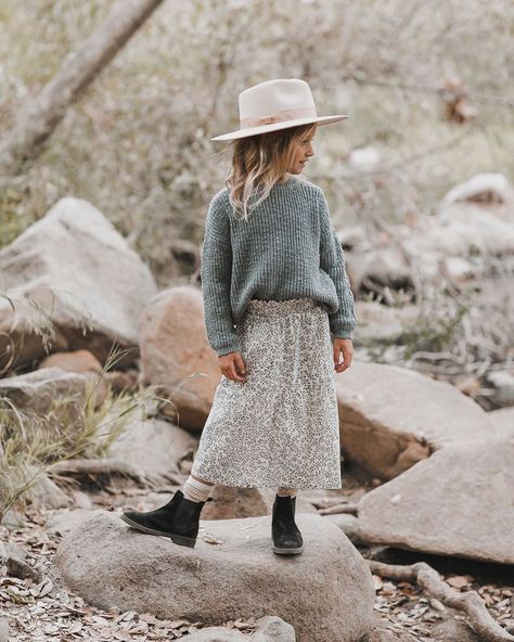 Rylee + Cru on Instagram: “daydreaming of sweater weather! 🍂” Boho Kids, Stylish Kids, Toddler Fashion, Childrens Fashion, Children Photography, Sweater Weather, Toddler Outfits, Cool Kids