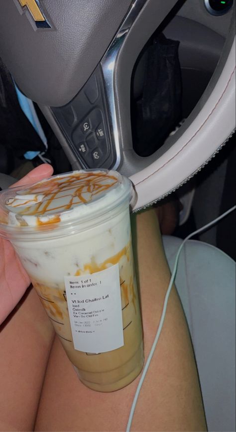 Starbucks With Cold Foam, Lattes Starbucks, Starbucks Drinks With Sweet Cream Foam, Starbucks Chai Latte, Starbucks Drinks Chai, Starbucks Drinks Chai Latte, Starbucks Chai Tea Latte Order, Chai Starbucks Drinks, Iced Chai Tea Latte Starbucks Orders