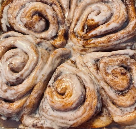 https://www.homestyletribe.com/recipes/ooey-gooey-cinnamon-rolls Ooey Gooey Cinnamon Rolls, Gooey Cinnamon Rolls, Ultimate Breakfast, Ooey Gooey, More Recipes, Desserts To Make, Breakfast Dishes, Cinnamon Rolls, Brown Sugar