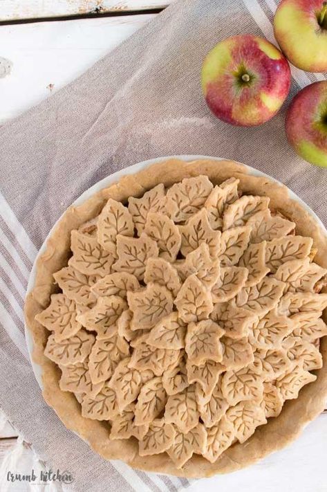 Gingerbread Dessert Recipes, Gingerbread Crust, Gingerbread Apple, Easy Gingerbread Recipe, Classic Apple Pie Recipe, Gingerbread Dessert, Apple Pie From Scratch, Decorative Pie Crust, Pie Crust Designs