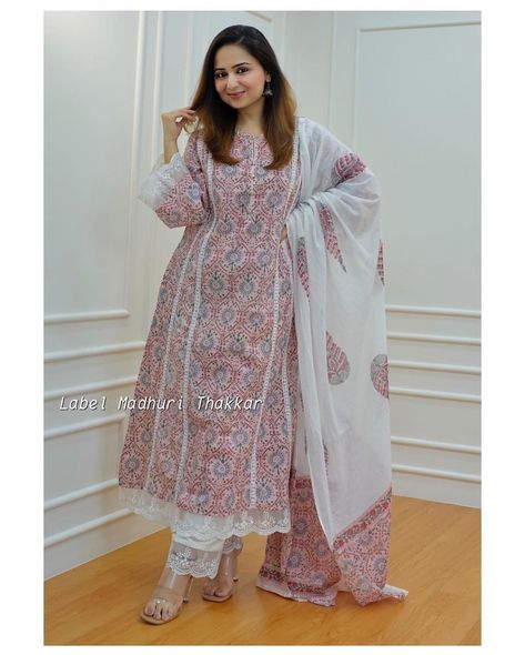 Buy Pakistani 3 Piece Pink Festive Long Flared Kurti Pant With online on Etsy India. Shop for handmade, vintage and unique Womens Dresses items from OutfitWorld online on Etsy Lace Designs On Suits, Cotton Suit Designs, Lace Suit, Designer Salwar Kameez, Kurti Pant, Long Kurti Designs, A Line Kurta, Dress Design Patterns, Kurtis With Pants