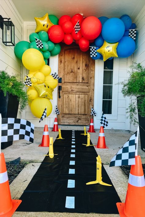 Mario Brother Birthday Party Ideas, Mario Birthday Party Balloons, Mario Bros Bday Party, Super Mario Bros 2nd Birthday, 4th Birthday Party For Boys Mario, Mario Kart Balloon Garland, 3 Rd Birthday Party Ideas Boy Themes, Mario Lego Birthday Party, Mario Sleepover Party