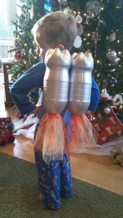 DIY rocket backpack. I think I will be making one for our son and one for my husband ;) Astronaut Costume Diy, Diy Astronaut Costume, Diy Astronaut, Rocket Backpack, Rocket Craft, Diy Rocket, Astronaut Costume, Homemade Eggnog, Sunday School Crafts For Kids