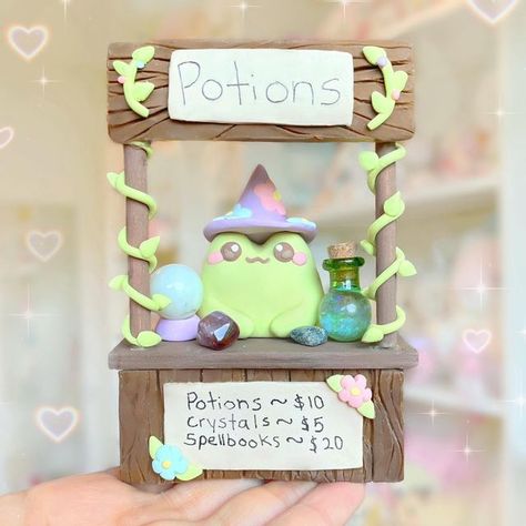 Wizard Frog, Clay Diy Projects, Magic Forest, Cute Polymer Clay, Clay Figurine, Fun Easy Crafts, Clay Jewelry Diy, Ceramics Projects, Cute Clay