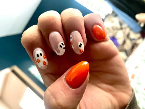 Ghost With Flowers Nails, Ghost And Flower Nails, Flower Ghost Nails, Ghost Flower Nails, Ghost Pedicure, Fall Ghost Nails, Pumpkin And Ghost Nails, Ghost Nail Designs, Cute Ghost Nails