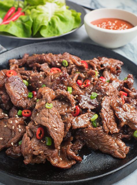 Beef Bulgogi Recipe, Korean Beef Bulgogi, Korean Beef Recipes, Bulgogi Sauce, Korean Bulgogi, Korean Bbq Beef, Ground Beef And Cabbage, Bulgogi Recipe, Bulgogi Beef