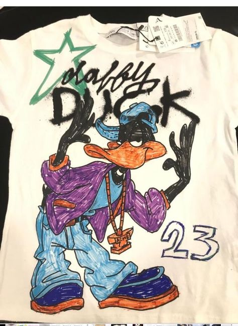 Grafitti Shirts, Streetwear Tshirt Design, School Shirt Designs, Tshirt Design Inspiration, Diy Clothes Design, Shirt Design Inspiration, Daffy Duck, Painted Clothes, Graphic Tee Design