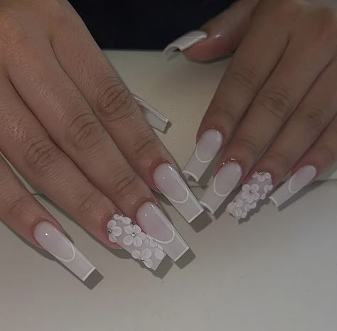 Soft White Nails Acrylic With Design, Nail Designs Light Colors, Wedding Nails Coffin Shape, White Fancy Nails, White Acrylic Designs, Nail With Flowers, White Cute Nails, Nails White Design, White Birthday Nails