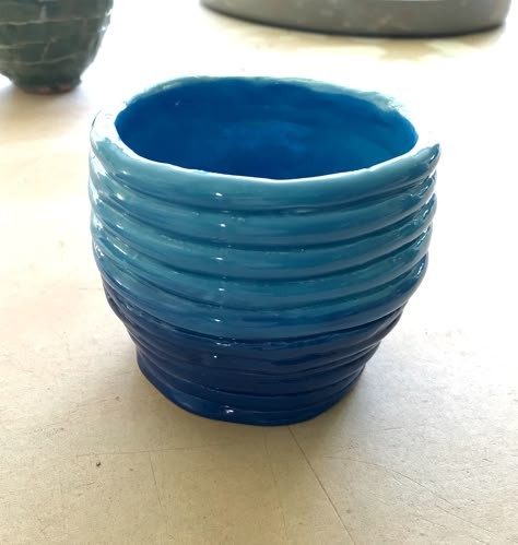 Coil Pot! Coil Pots Ideas, Coil Vessels, Coil Ceramics, Things To Do With Clay, Senior Year Art, Ceramic Project Ideas, Handmade Pottery Plates, Coil Pot, Ceramic Pinch Pots