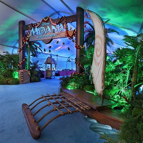 @craig_waldman on Instagram: “MOANA pre party reception with #dwaynejohnson in Hollywood.  #1540productions images by Line 8” Moana Boat, Moana Decorations, Moana Birthday Party Theme, Maui Moana, Moana Theme Birthday, Bali Surf, Moana Theme, Moana Themed Party, Moana Disney