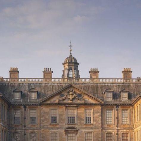 The Country House Podcast on Instagram: "BELTON HOUSE, LINCOLNSHIRE
Belton House near Grantham, Lincolnshire, was built between 1685 and 1687 by Sir John Brownlow, 3rd Baronet. It is surrounded by formal gardens and a series of avenues leading to follies within a larger wooded park.

Belton has been described as a compilation of all that is finest of Carolean architecture, said to be the only truly vernacular style of architecture that England had produced since the Tudor period. It is considered to be a complete example of a typical English country house.

For about three centuries until 1984, Belton House was the seat of the Brownlow family, which had first acquired land in the area in the late 16th century. Their heirs, the Cust family, were created Baron Brownlow in 1776.

Despite his Belton House, Tudor Period, Formal Gardens, The Tudor, English Country House, 16th Century, Country House, Castle, England