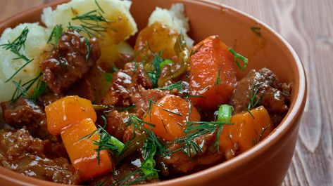 Swedish Cuisine, Cooking With Ground Beef, Hearty Beef Stew, Flavorful Vegetables, Winter Dinner Recipes, Pickled Beets, Beef Stew Meat, Winter Dinner, Swedish Recipes