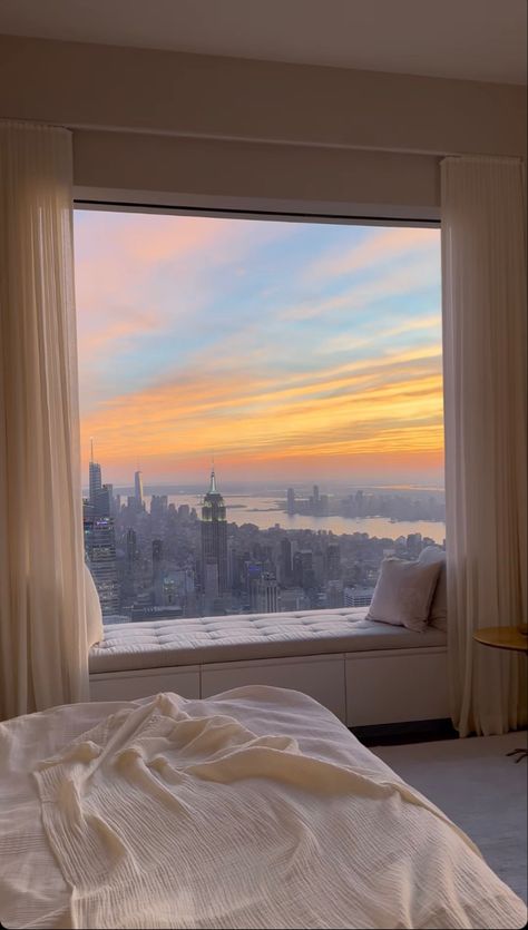 luxury new york apartment New York Bedroom Ideas, Nyc Penthouse Apartment, Nyc Apartment View, Luxury New York Apartment, New York Apartment Aesthetic, New York Bedroom, Luxury New York, Kelly Behun, Home Sunset