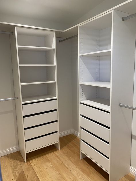 Corner Walk In Wardrobe Ideas, Small Corner Walk In Closet Ideas, Closer Corner Ideas, Small Walk In Closet Ikea, Corner Closet Organization Ideas, Corner Closet System, Corner Walk In Closet Ideas, Ikea Corner Closet Ideas, Small Walk In Wardrobe Ideas Ikea Pax Closet System