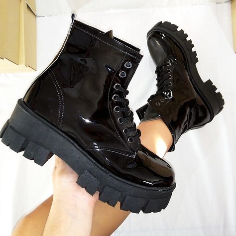 Borcegos charol, también en cuero ECOLÓGICO opaco 🔥 Instagram V, Combat Boots, Instagram Profile, Drama, Halloween, Boots, On Instagram