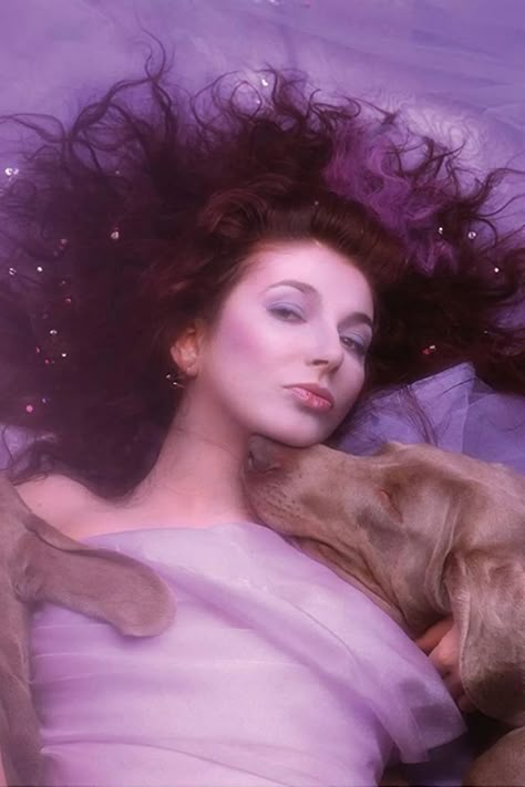 Kate Bush Hounds Of Love, Hounds Of Love, Queen Kate, Kate Bush, Patti Smith, Beauty Looks, Iconic Fashion, Female Singers, Looks Style