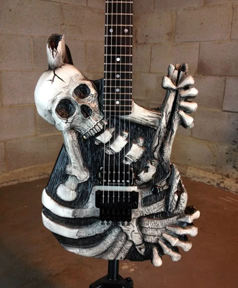 Custom Bass Guitar, Rare Guitars, Instruments Art, Electric Guitar Design, Guitar Obsession, Cool Electric Guitars, Beautiful Guitars, Guitar Art, Custom Guitar